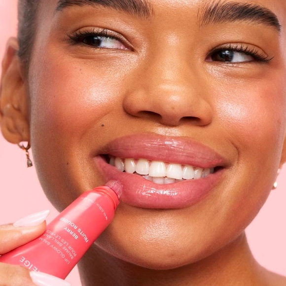 🫐 LANEIGE Lip Glowy Balm - Berry - Picture 5 of 8